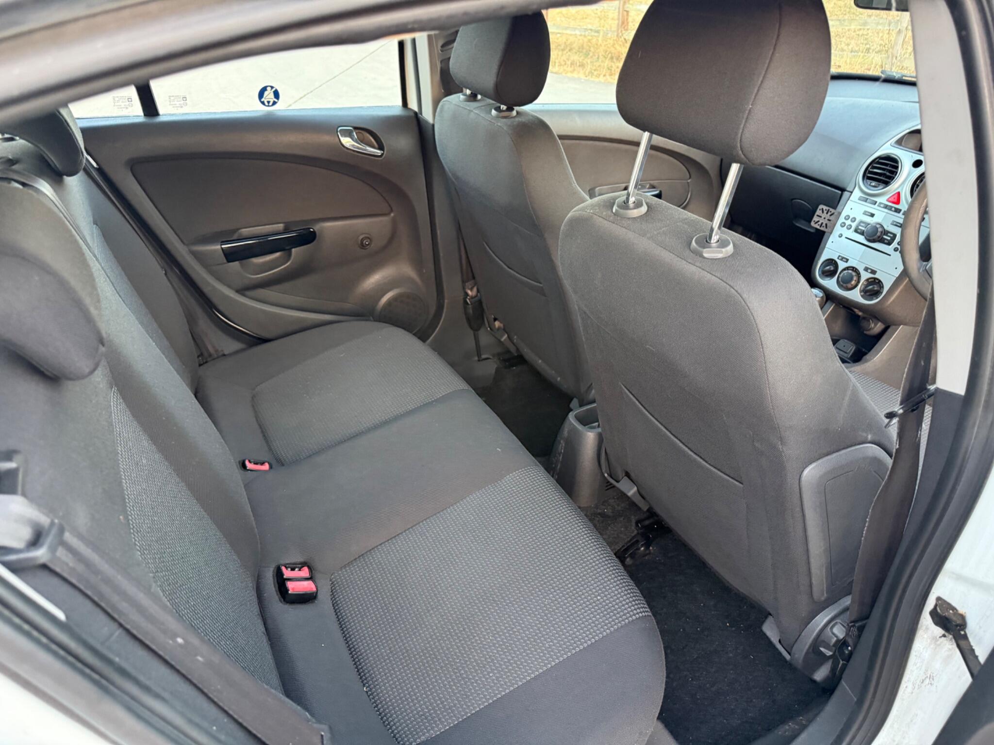 Vauxhall Corsa 1.3 CDTi ecoFLEX S Euro 5 (s/s) 5dr (A/C) — photo 70 of 74